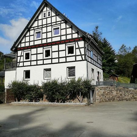 Apartment Am Felsen Zueschen Winterberg Luaran gambar