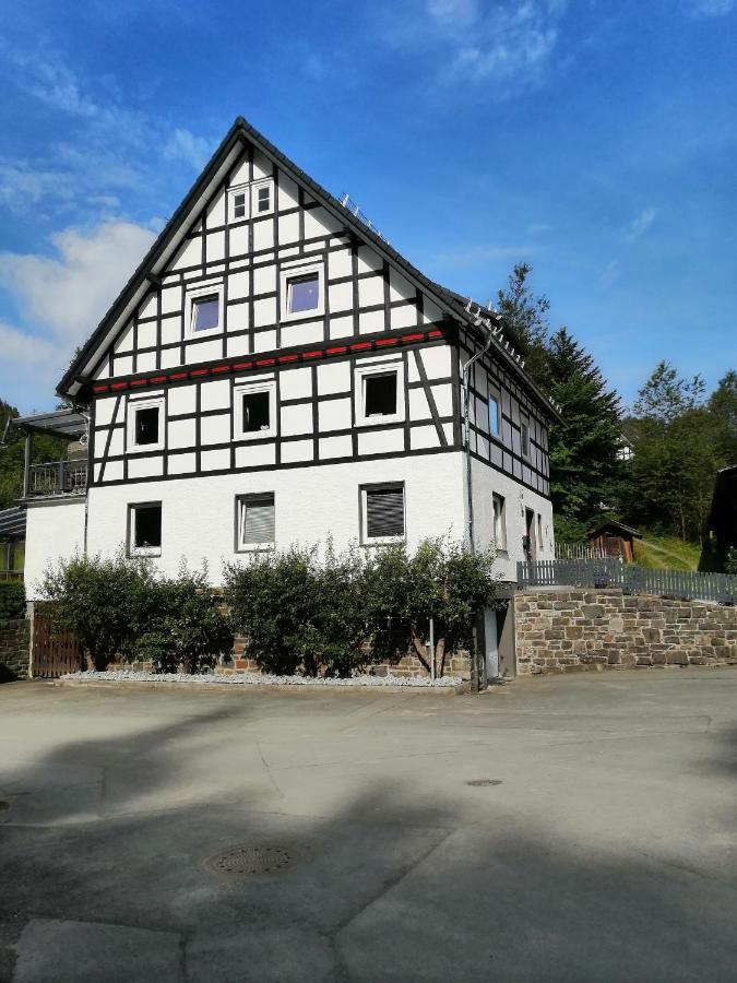 Apartment Am Felsen Zueschen Winterberg Luaran gambar