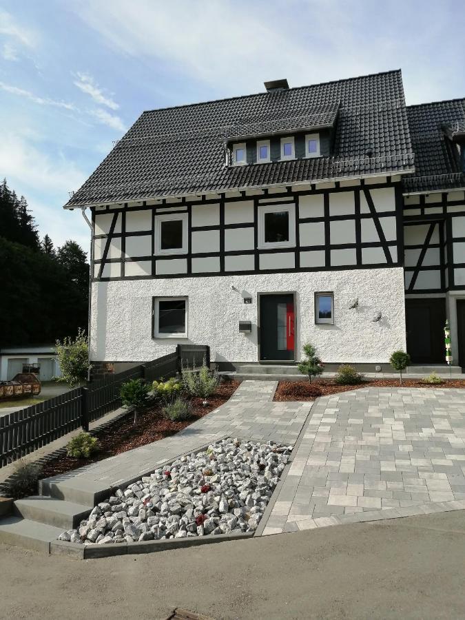 Apartment Am Felsen Zueschen Winterberg Luaran gambar